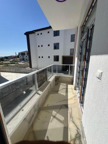 AFYON ÜÇOK EMLAKTAN MAREŞAL F ÇAKMAK MAH KİRALIK SIFIR 2+1 DAİRE