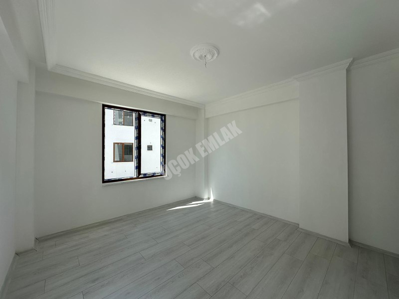 AFYON ÜÇOK EMLAKTAN MAREŞAL F ÇAKMAK MAH KİRALIK SIFIR 2+1 DAİRE