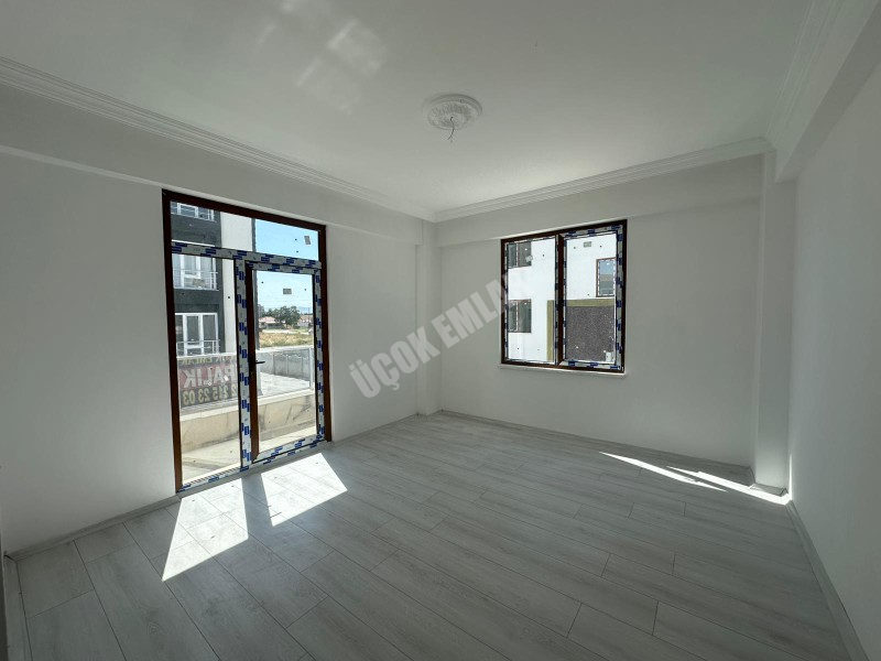 AFYON ÜÇOK EMLAKTAN MAREŞAL F ÇAKMAK MAH KİRALIK SIFIR 2+1 DAİRE