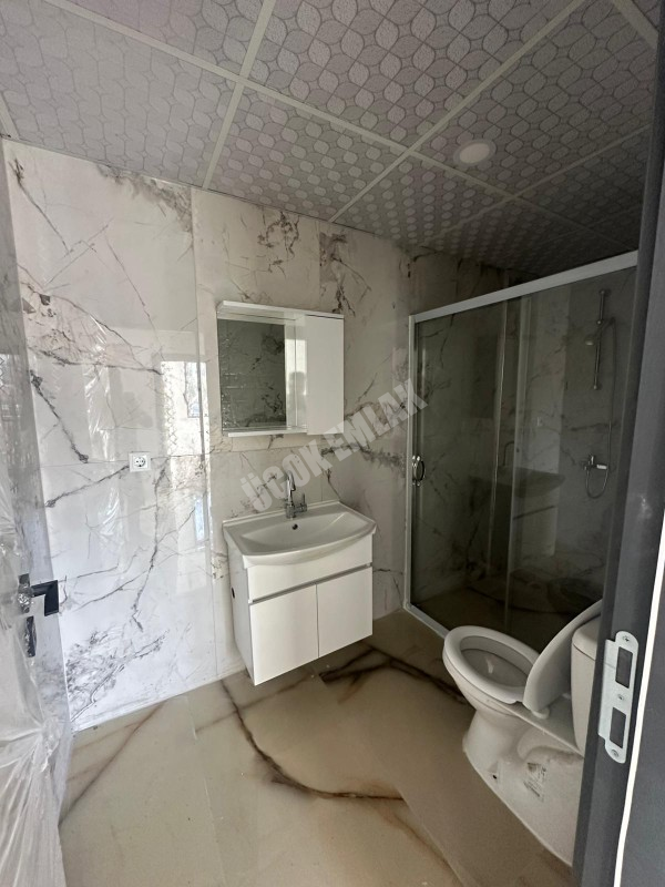 AFYON ÜÇOK EMLAKTAN MAREŞAL F ÇAKMAK MAH KİRALIK SIFIR 2+1 DAİRE