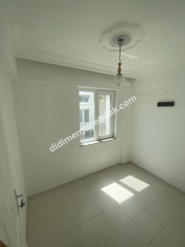 DİDİM ALTINKUMDA DENİZE YÜRÜME MESAFESİNDE MASRAFSIZ 2+1 SATILIK DAİRE