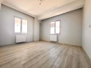 GÜVENAY - ÇORUM ULUKAVAK MAH.YENİ İSKİLİP YOLU ÜZERİ SATILIK 3+1 SIFIR DAİRE