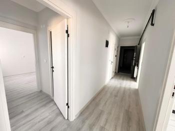 GÜVENAY - ÇORUM ULUKAVAK MAH.YENİ İSKİLİP YOLU ÜZERİ SATILIK 3+1 SIFIR DAİRE