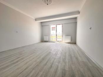 GÜVENAY - ÇORUM ULUKAVAK MAH.YENİ İSKİLİP YOLU ÜZERİ SATILIK 3+1 SIFIR DAİRE