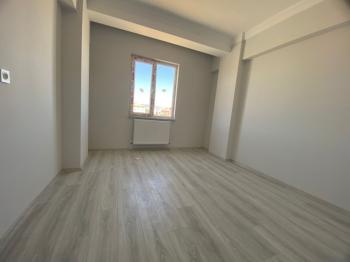 GÜVENAY - ÇORUM ULUKAVAK MAH. YENİ İSKİLİP YOLU ÜZERİ SATILIK 3+1 SIFIR DAİRE