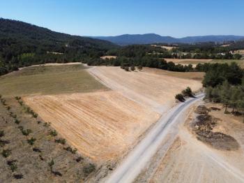 Göynük Mustanlar Köyün de Asfalt Yola Cepheli Arazi Satılık.