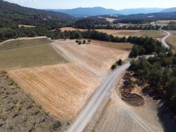 Göynük Mustanlar Köyün de Asfalt Yola Cepheli Arazi Satılık.