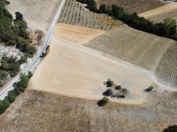 Göynük Mustanlar Köyün de Asfalt Yola Cepheli Arazi Satılık.