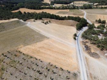 Göynük Mustanlar Köyün de Asfalt Yola Cepheli Arazi Satılık.
