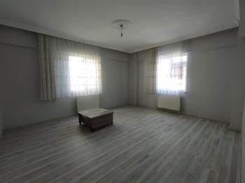GÜVENAY - ÇORUM ULUKAVAK MAH. SELİMİYE CAMİİ CİVARI SATILIK 3+1 DAİRE