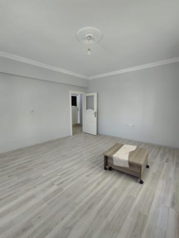 GÜVENAY - ÇORUM ULUKAVAK MAH. SELİMİYE CAMİİ CİVARI SATILIK 3+1 DAİRE