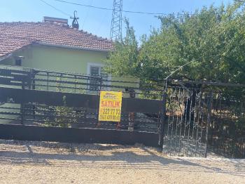 GÜVENAY - ÇORUM AYARIK BAĞLARI 2200 M2 İÇERİSİNDE 1+1 EV OLAN BAĞ