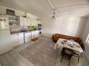 GÜVENAY - ÇORUM AYARIK BAĞLARI 2200 M2 İÇERİSİNDE 1+1 EV OLAN BAĞ