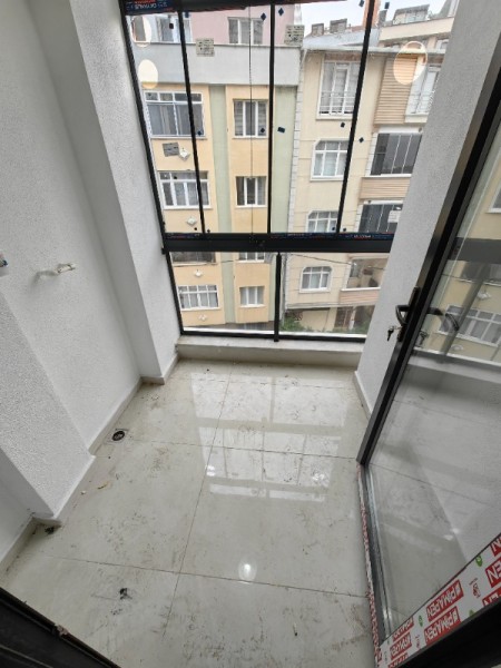 Alibeyköy Metro'ya 5 dk Güvenlikli Otoparklı Site'de 8.Kat Satılık Daire