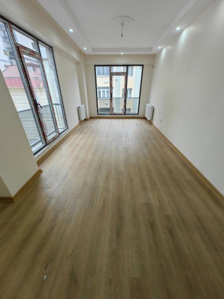 Alibeyköy Metro'ya 5 dk Güvenlikli Otoparklı Site'de 8.Kat Satılık Daire