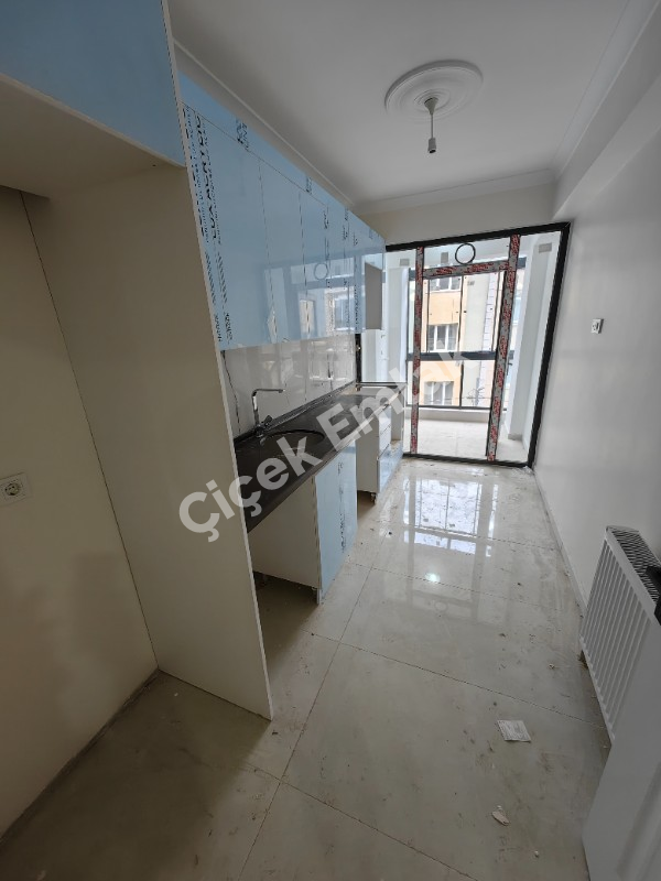 Alibeyköy Metro'ya 5 dk Güvenlikli Otoparklı Site'de 8.Kat Satılık Daire