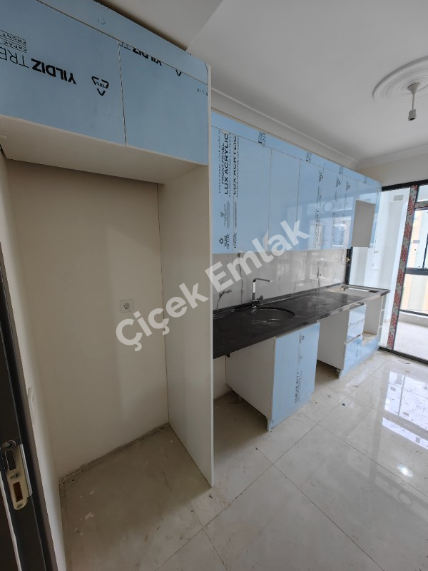 Alibeyköy Metro'ya 5 dk Güvenlikli Otoparklı Site'de 8.Kat Satılık Daire