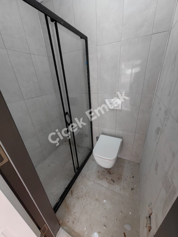 Alibeyköy Metro'ya 5 dk Güvenlikli Otoparklı Site'de 8.Kat Satılık Daire