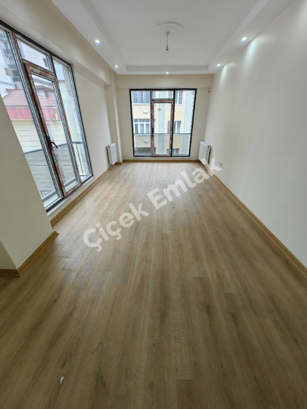 Alibeyköy Metro'ya 5 dk Güvenlikli Otoparklı Site'de 8.Kat Satılık Daire