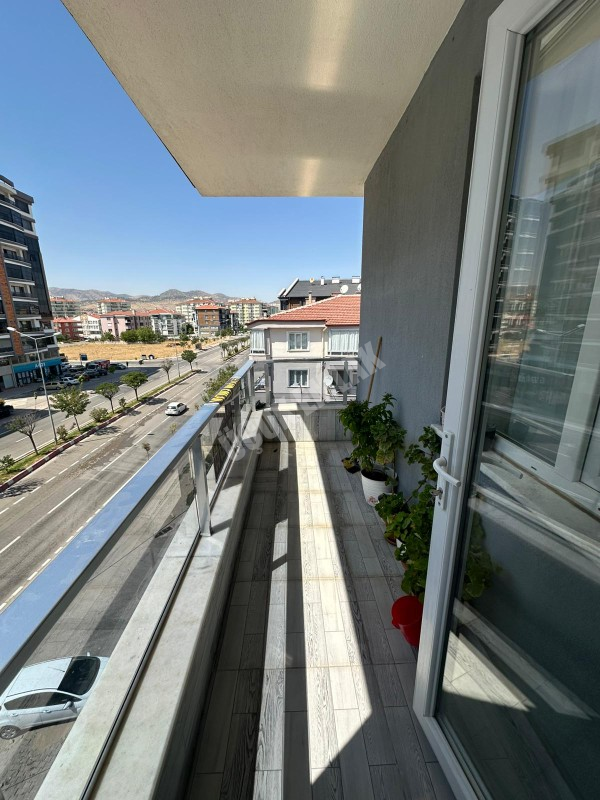 AFYON ÜÇOK EMLAKTAN ALİ İHSAN PAŞA MAH SATILIK CADDE ÜZERİ LÜX DAİRE