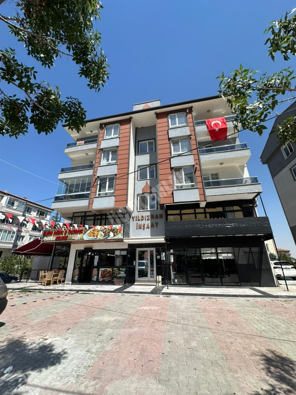 AFYON ÜÇOK EMLAKTAN ALİ İHSAN PAŞA MAH SATILIK CADDE ÜZERİ LÜX DAİRE