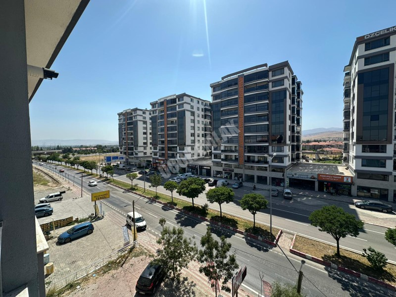 AFYON ÜÇOK EMLAKTAN ALİ İHSAN PAŞA MAH SATILIK CADDE ÜZERİ LÜX DAİRE