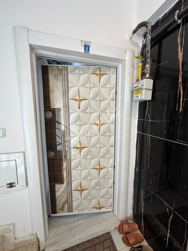 AFYON ÜÇOK EMLAKTAN ALİ İHSAN PAŞA MAH SATILIK CADDE ÜZERİ LÜX DAİRE