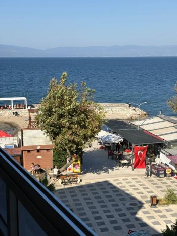 MUDANYA GÜZELYALI SAHİLDE ÖN SIRADA SAHİLE CEPHE / FULL DENİZ MANZARALI 3+1 DAİRE