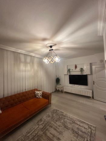 GÜVENAY - ÇORUM GÜLABİBEY KAPAKLI MEVKİ BAKIMLI SATILIK 2+1 DAİRE