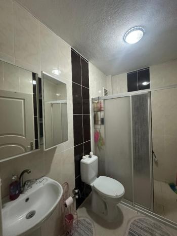 GÜVENAY - ÇORUM GÜLABİBEY KAPAKLI MEVKİ BAKIMLI SATILIK 2+1 DAİRE
