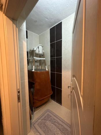 GÜVENAY - ÇORUM GÜLABİBEY KAPAKLI MEVKİ BAKIMLI SATILIK 2+1 DAİRE