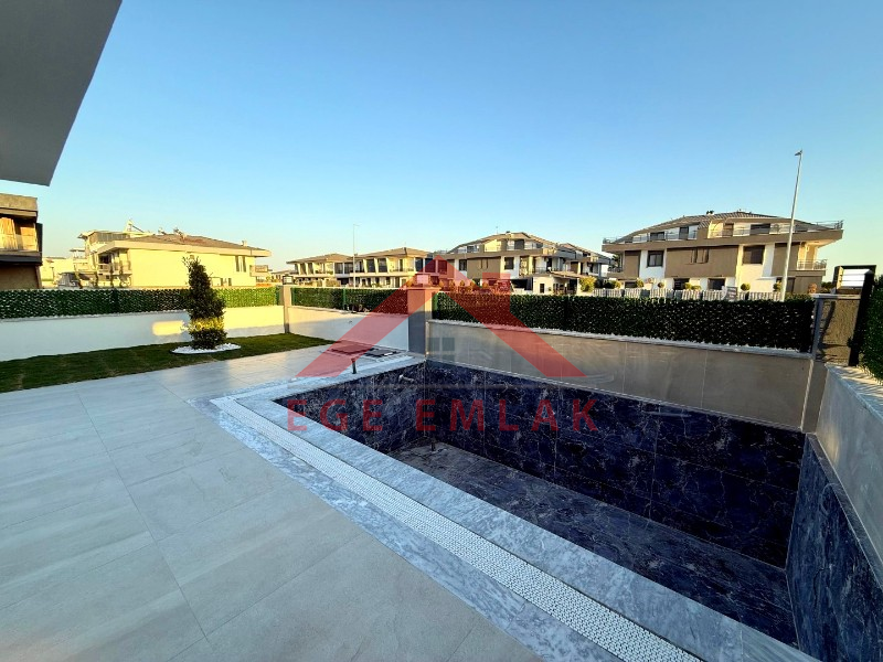 Didim'de Satılık Havuzlu 3+1 Villa