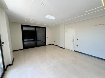 Didim'de Satılık Havuzlu Otoparklı Villa