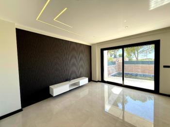 Didim'de Satılık Havuzlu Otoparklı Villa