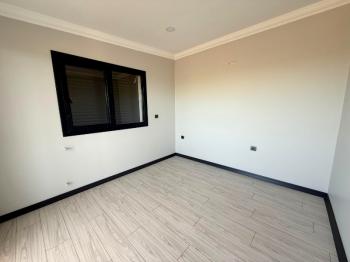 Didim'de Satılık Havuzlu Otoparklı Villa