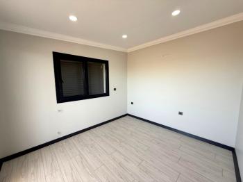 Didim'de Satılık Havuzlu Otoparklı Villa