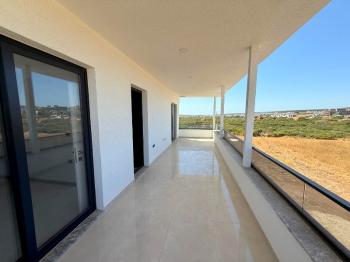 Didim'de Satılık Havuzlu Otoparklı Villa