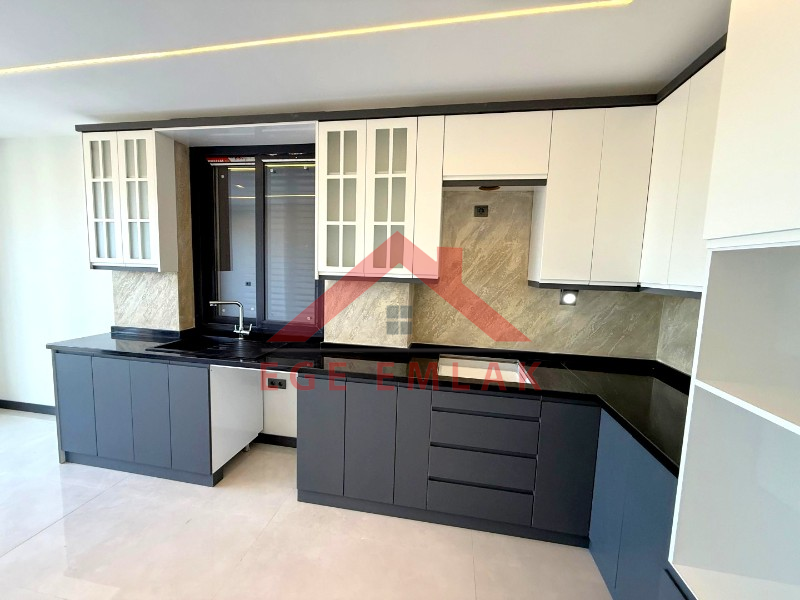 Didim'de Satılık Havuzlu Otoparklı Villa