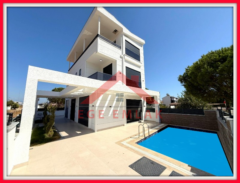 Didim'de Satılık Havuzlu Otoparklı Villa