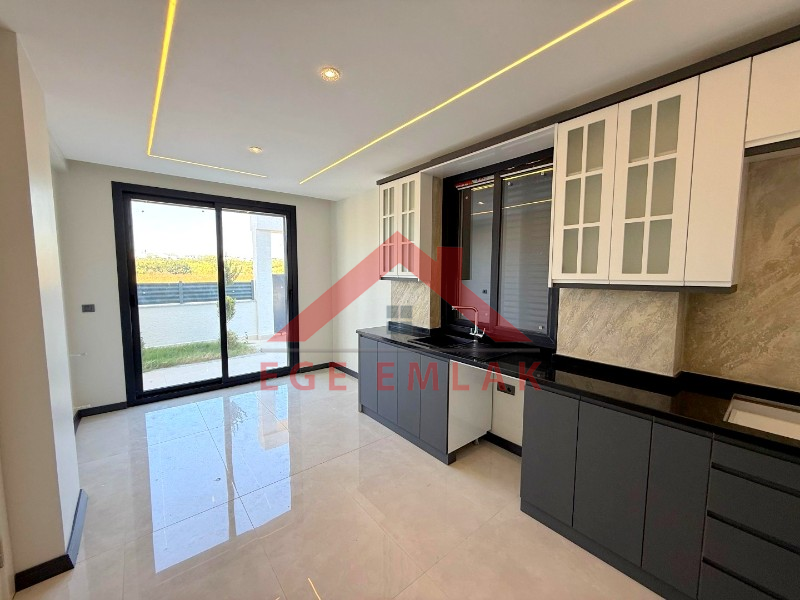 Didim'de Satılık Havuzlu Otoparklı Villa