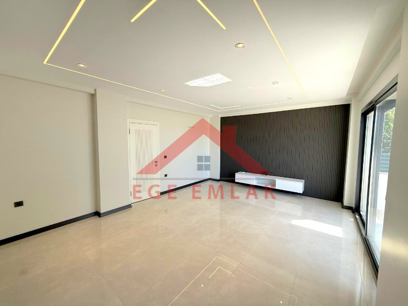 Didim'de Satılık Havuzlu Otoparklı Villa