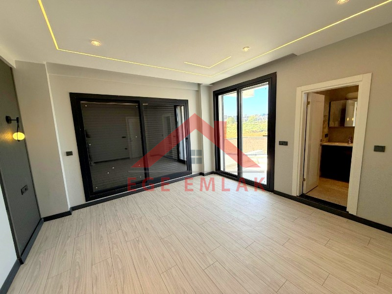 Didim'de Satılık Havuzlu Otoparklı Villa