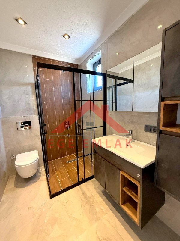 Didim'de Satılık Havuzlu Otoparklı Villa