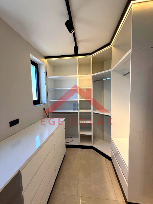 Didim'de Satılık Havuzlu Otoparklı Villa