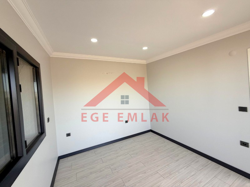 Didim'de Satılık Havuzlu Otoparklı Villa