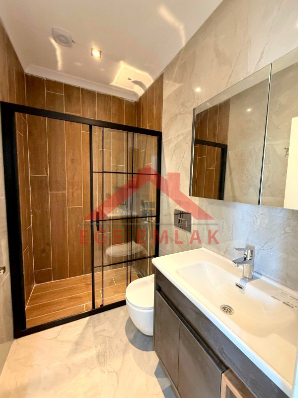 Didim'de Satılık Havuzlu Otoparklı Villa