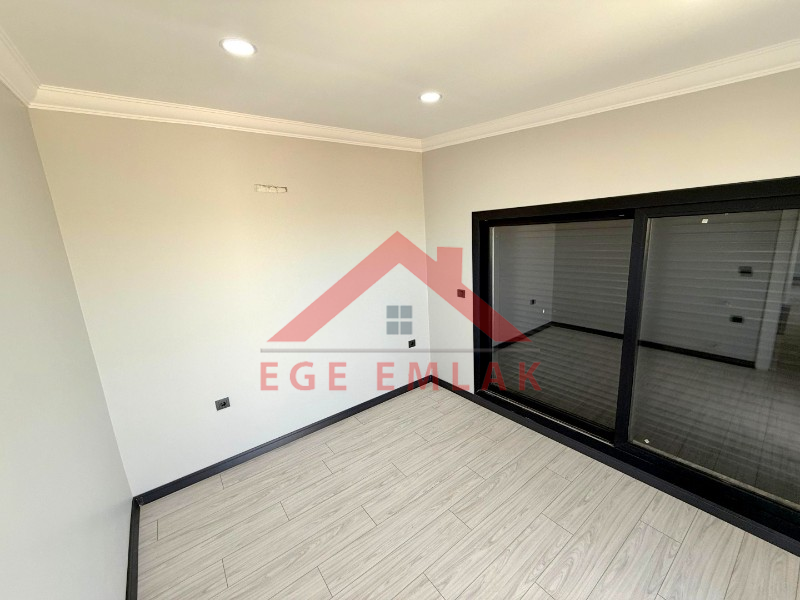 Didim'de Satılık Havuzlu Otoparklı Villa