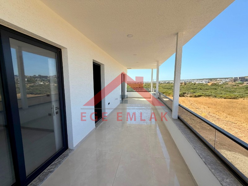 Didim'de Satılık Havuzlu Otoparklı Villa