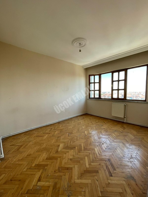 AFYON ÜÇOK EMLAKTAN HARBİŞ  KOCATEPE MAH KİRALIK 2+1 DAİRE 