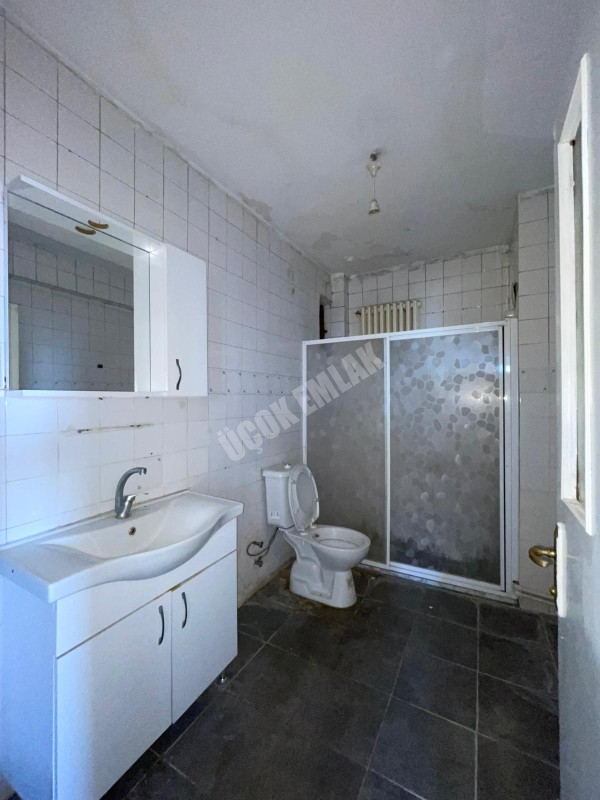 AFYON ÜÇOK EMLAKTAN HARBİŞ  KOCATEPE MAH KİRALIK 2+1 DAİRE 